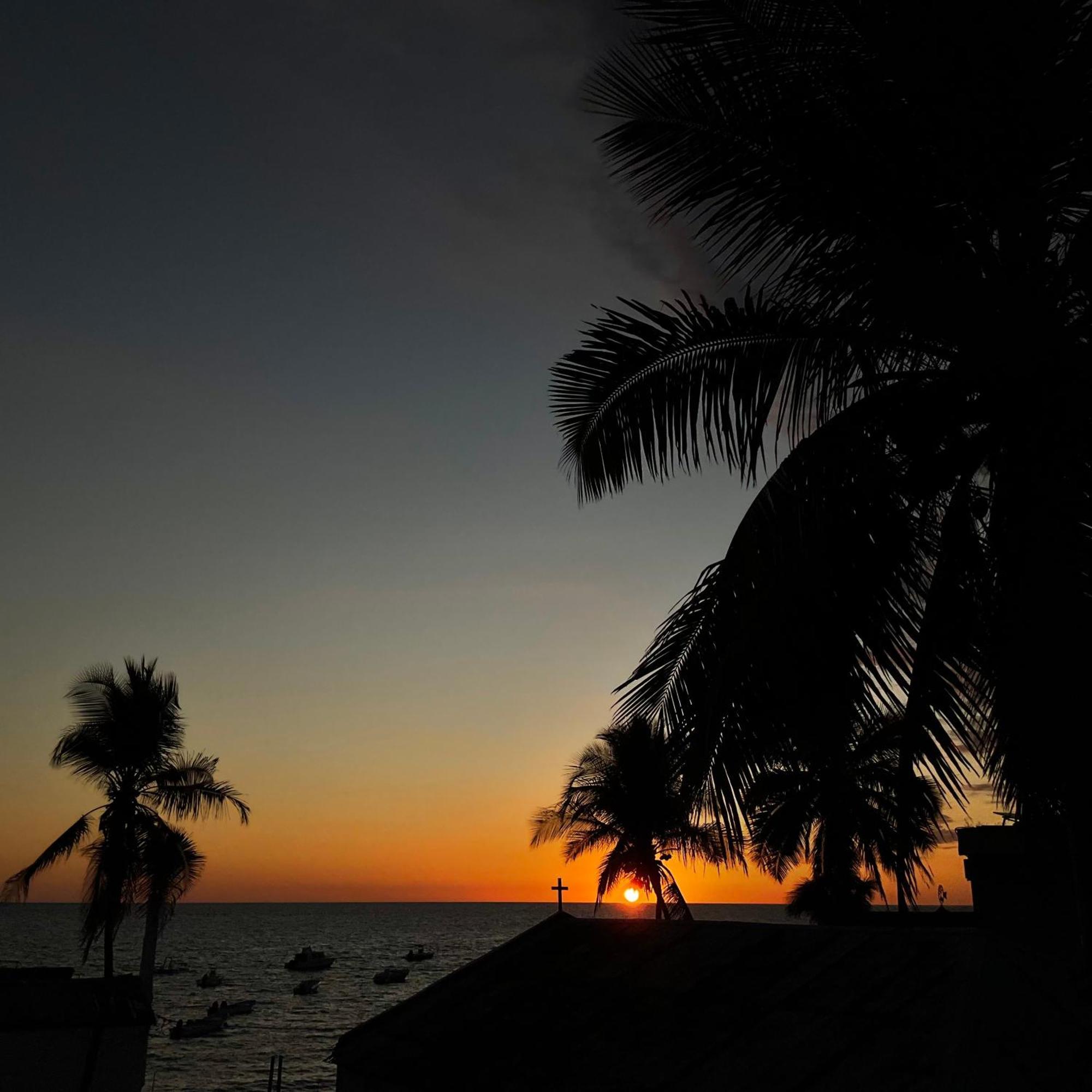 Kokoloko Hotell Ambatoloaka  Exteriör bild