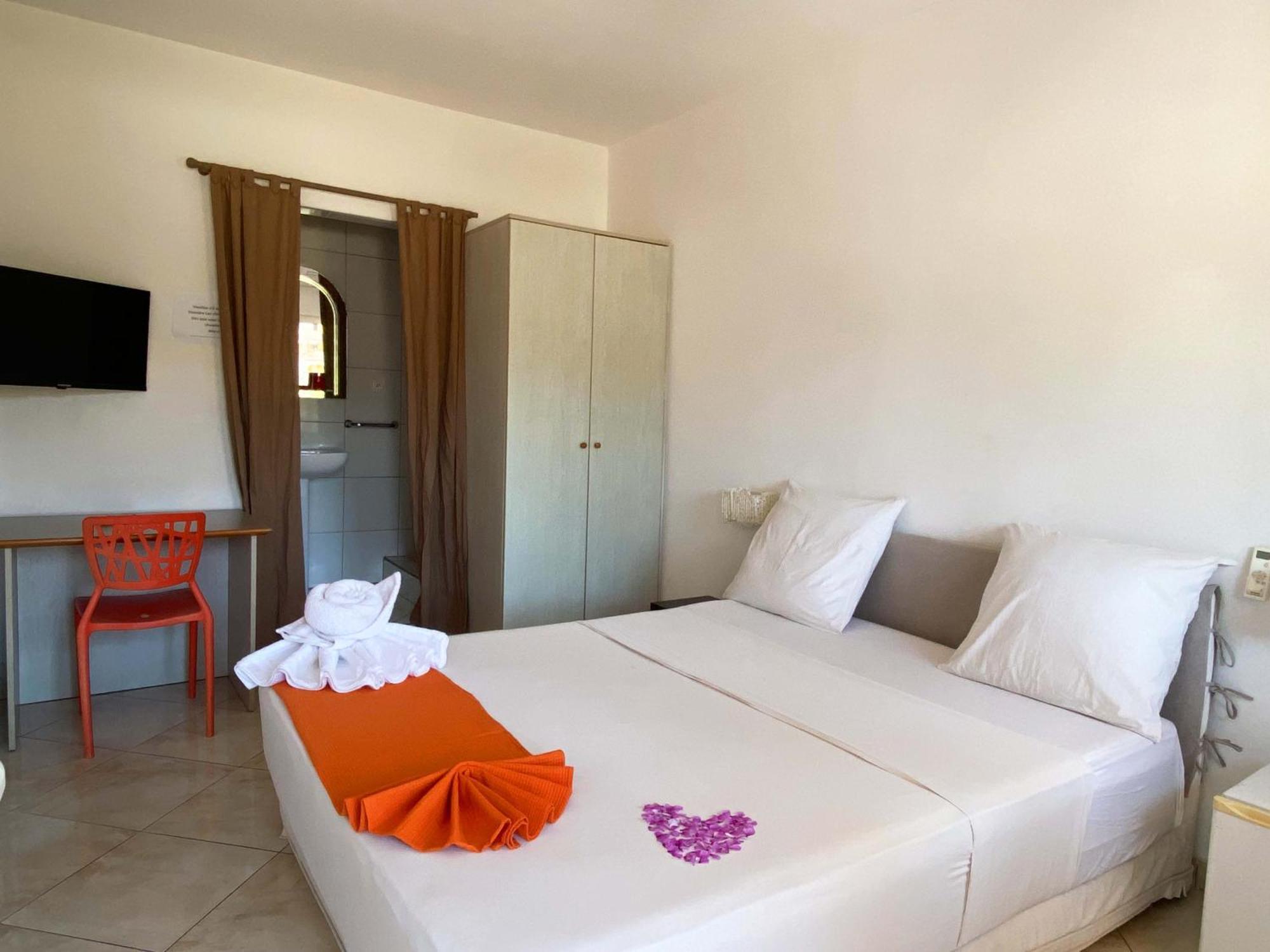 Kokoloko Hotell Ambatoloaka  Exteriör bild