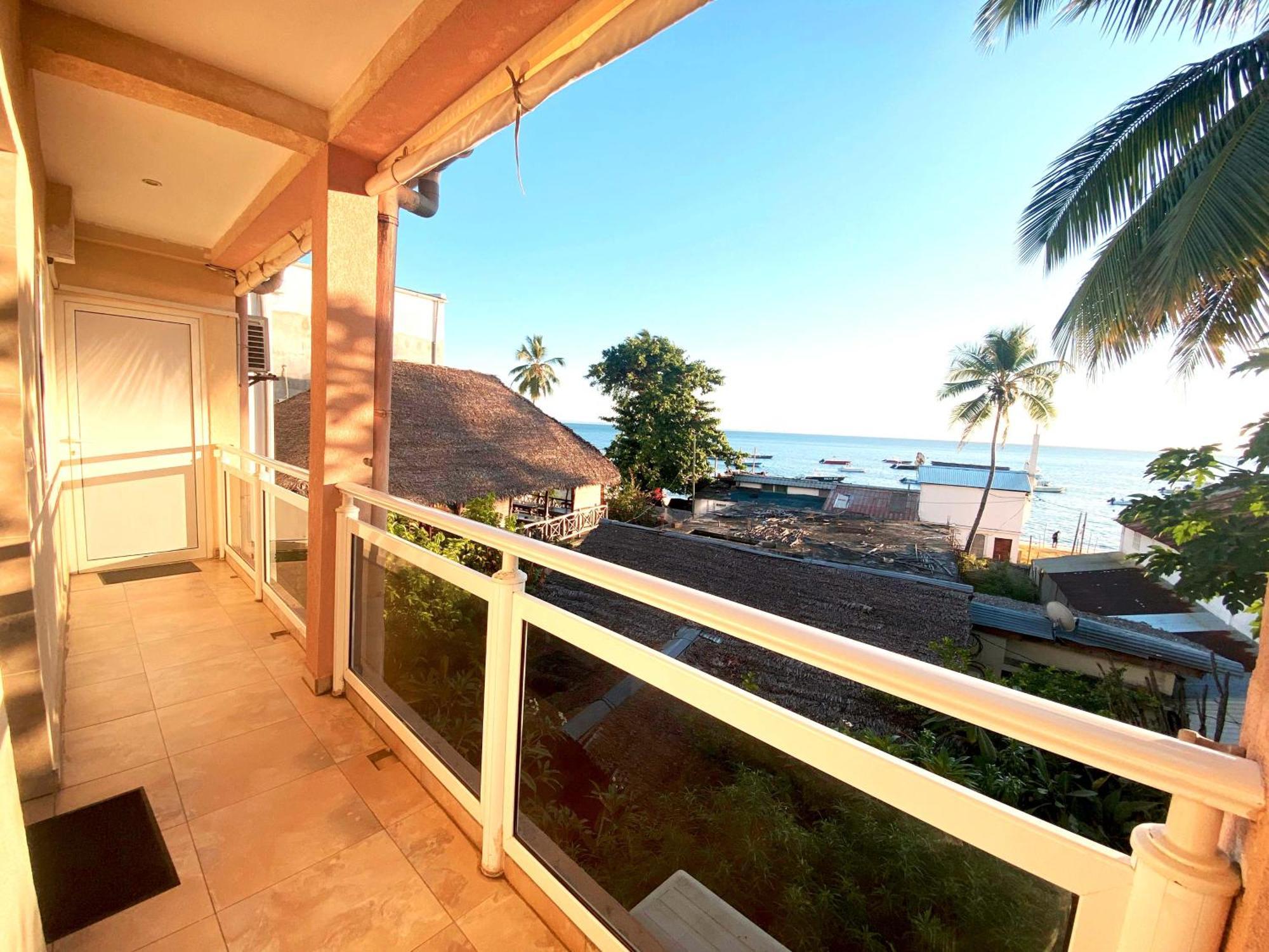 Kokoloko Hotell Ambatoloaka  Exteriör bild